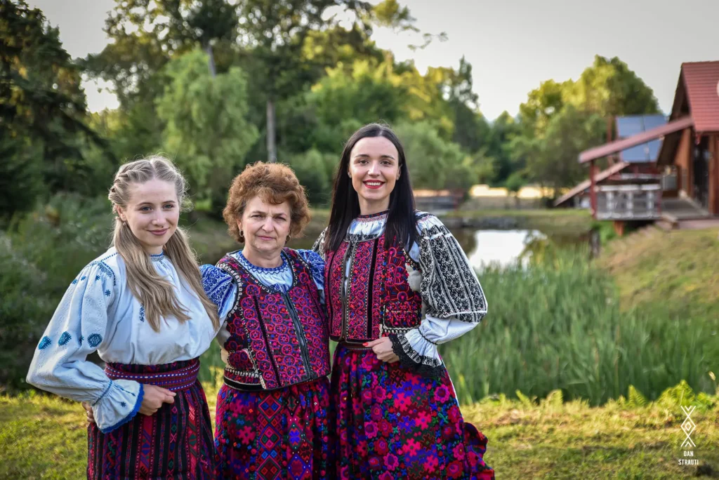 Drăguș, Țara Făgărașului, Acasă, la origini